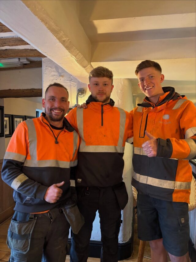 A well earned Friday beer after completing our first week of regular maintenance, it was so lovely to catch up with all our wonderful customers after what has felt like a winter that would never end. Also this week we celebrated 2 years of PIG maintenance so a good week all round and it was topped off with dry weather and even a bit of sunshine! ☀️ Long may it continue…